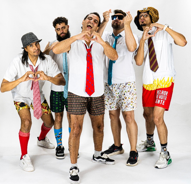 COLICA RENAL BANDA COMIC ROCK